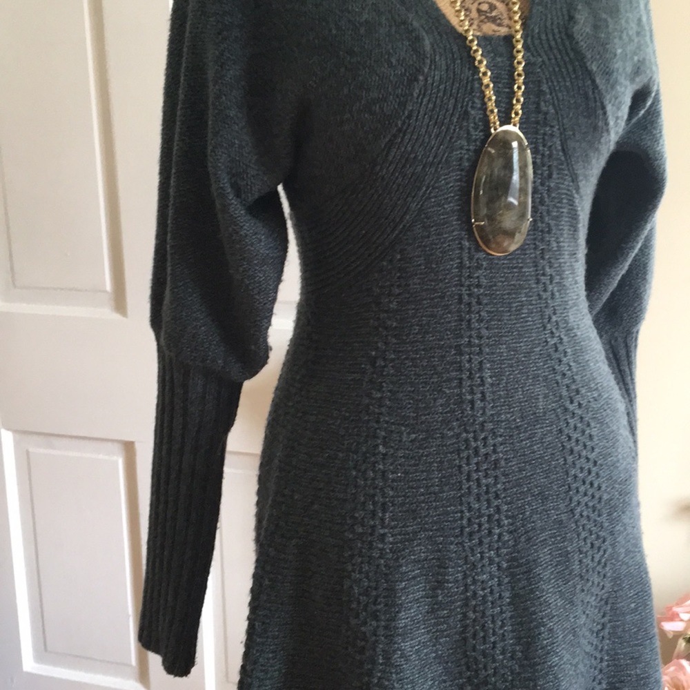 VICTORIA’S SECRET • Gorgeous Sweater Knit Dress - Picture 5 of 16
